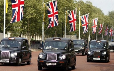 Black Cabs or Minicabs in London